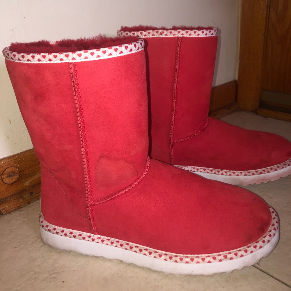 Red UGGS with hearts !!❤️